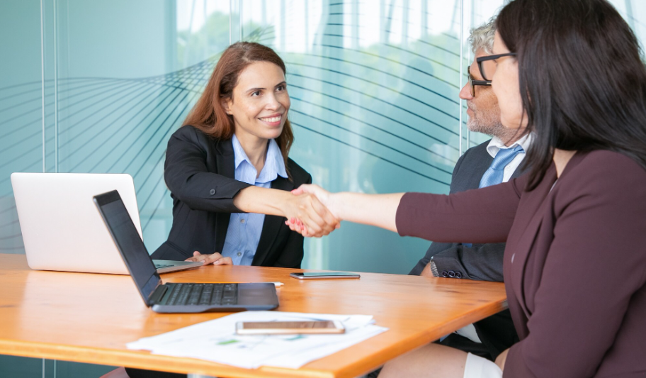Especialista en Relaciones con Clientes